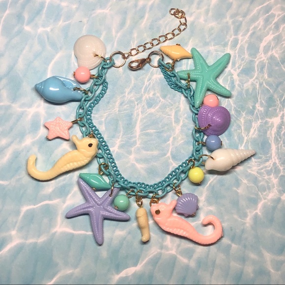 nice vs naughty Jewelry - Sea life ocean beach starfish charm bracelet star